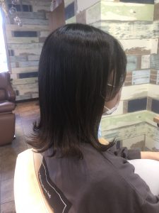 顔周りの後れ毛で可愛いスタイルを☆